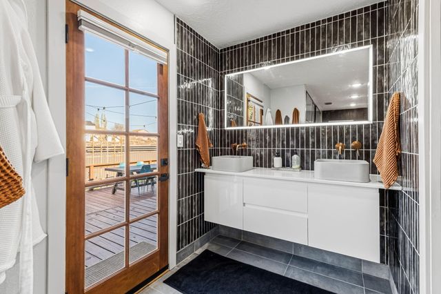 10317 La Paz Drive NW, Albuquerque, NM 87114