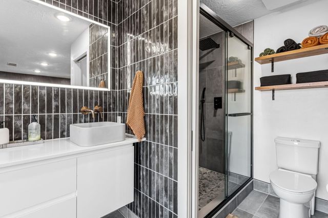 10317 La Paz Drive NW, Albuquerque, NM 87114