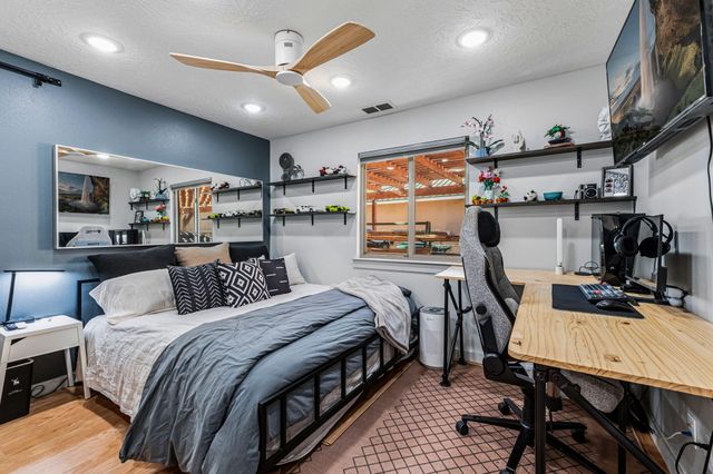 10317 La Paz Drive NW, Albuquerque, NM 87114