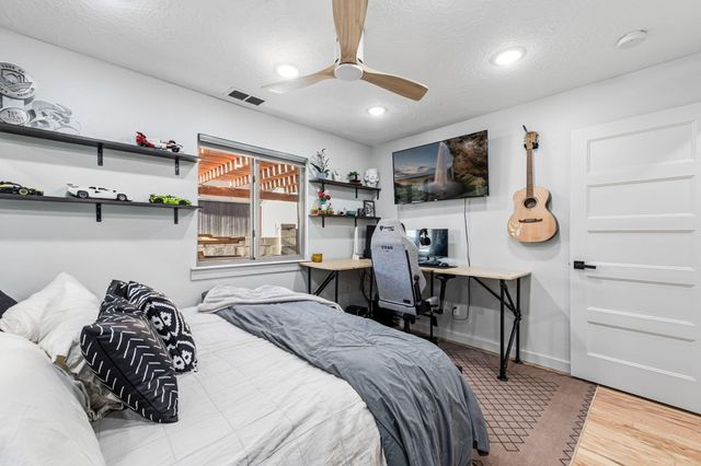 10317 La Paz Drive NW, Albuquerque, NM 87114