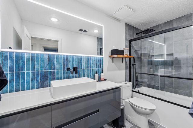 10317 La Paz Drive NW, Albuquerque, NM 87114