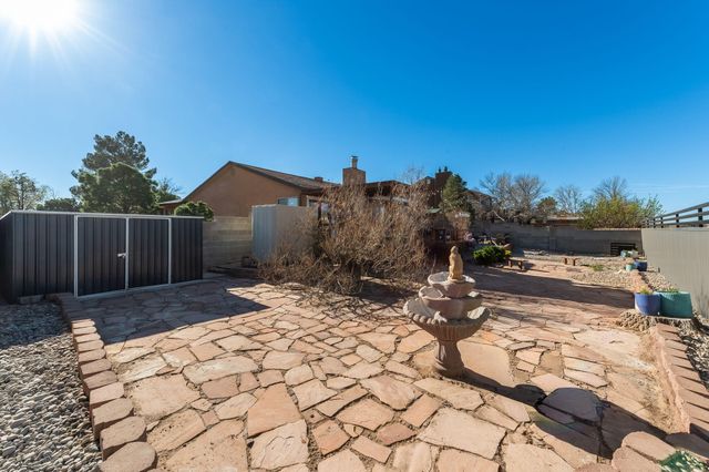 10317 La Paz Drive NW, Albuquerque, NM 87114