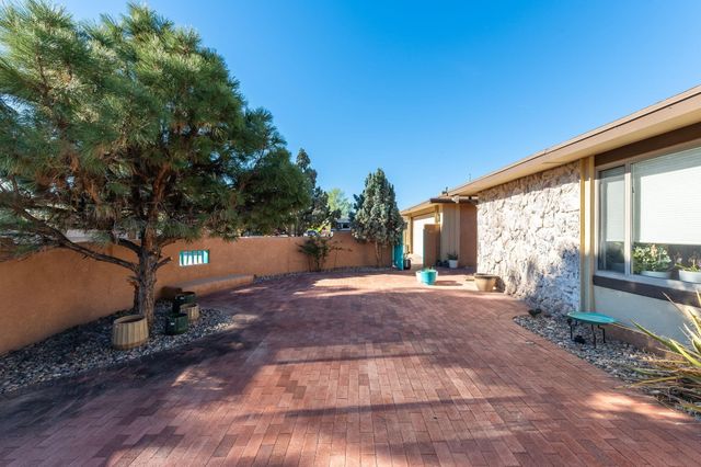 10317 La Paz Drive NW, Albuquerque, NM 87114