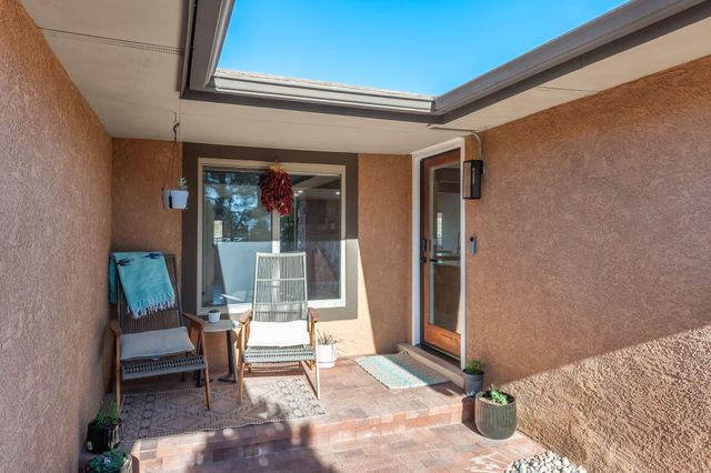 10317 La Paz Drive NW, Albuquerque, NM 87114