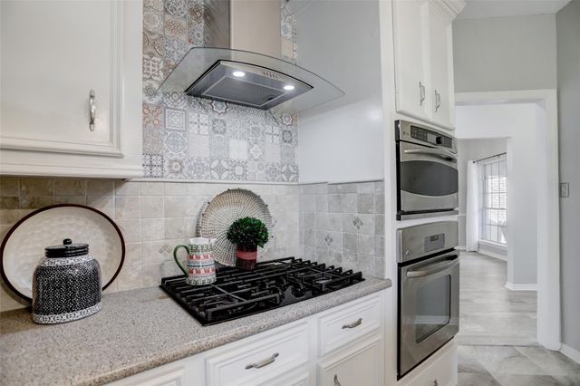 112 Harbour Town Drive, Conroe, TX 77356