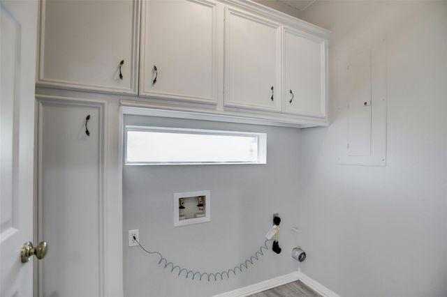 112 Harbour Town Drive, Conroe, TX 77356