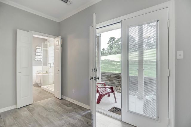 112 Harbour Town Drive, Conroe, TX 77356