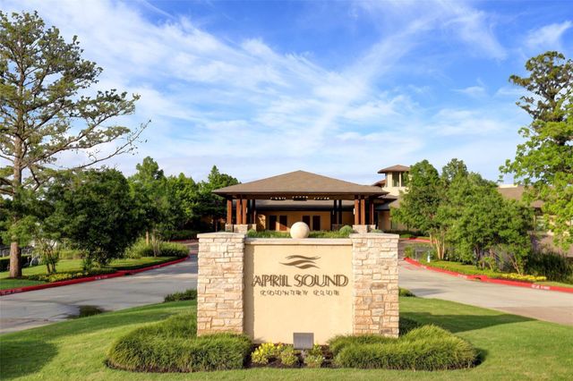 112 Harbour Town Drive, Conroe, TX 77356