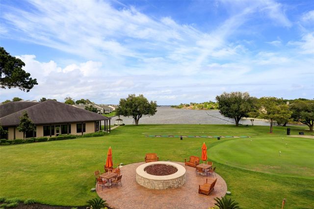 112 Harbour Town Drive, Conroe, TX 77356