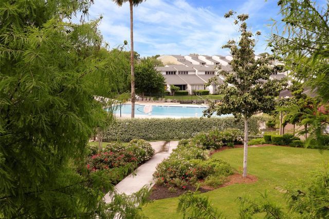 112 Harbour Town Drive, Conroe, TX 77356