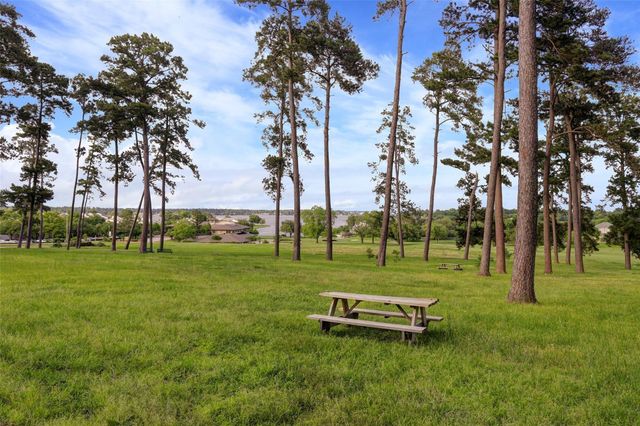 112 Harbour Town Drive, Conroe, TX 77356