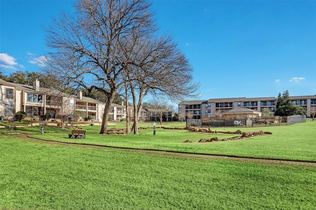 112 Harbour Town Drive, Conroe, TX 77356