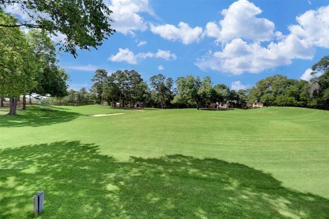 112 Harbour Town Drive, Conroe, TX 77356