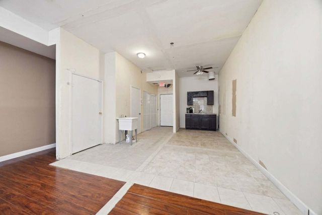 10708 S Western Avenue, Chicago, IL 60643