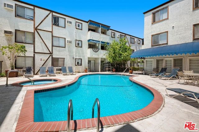 18530 Hatteras Street 115, Tarzana, CA 91356