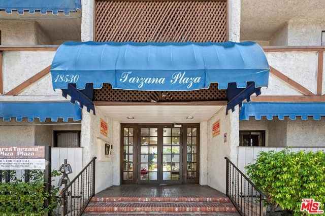 18530 Hatteras Street 115, Tarzana, CA 91356