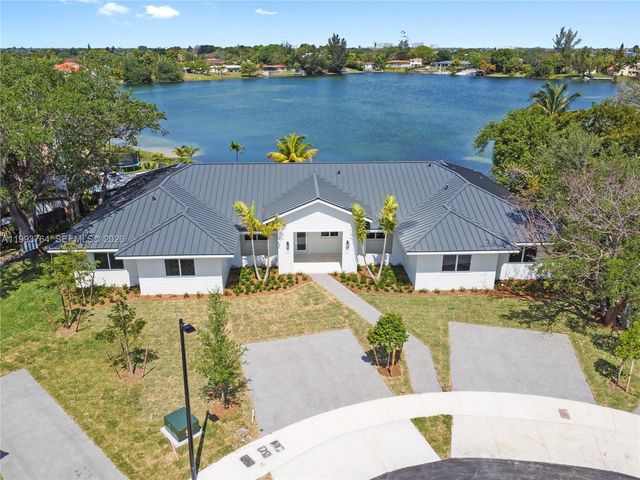 4732 SW 87 Ct 4732, Miami, FL 33165