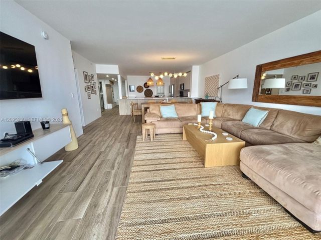 17050 N Bay Road 1005, Sunny Isles Beach, FL 33160
