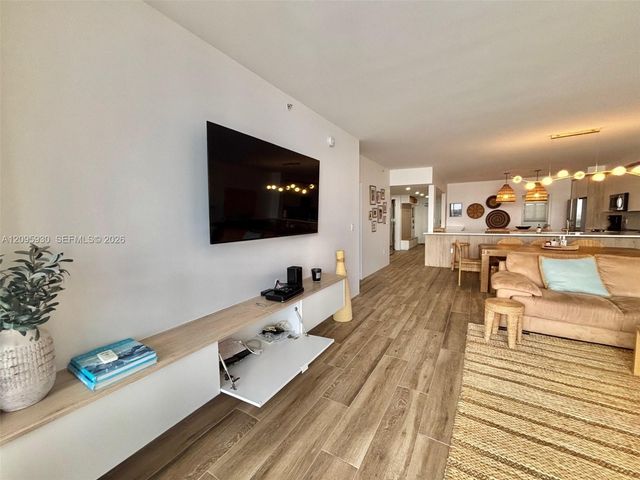 17050 N Bay Road 1005, Sunny Isles Beach, FL 33160