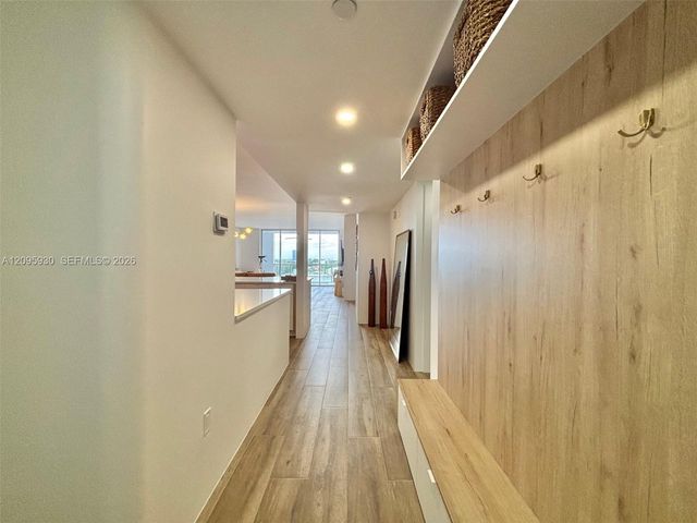 17050 N Bay Road 1005, Sunny Isles Beach, FL 33160