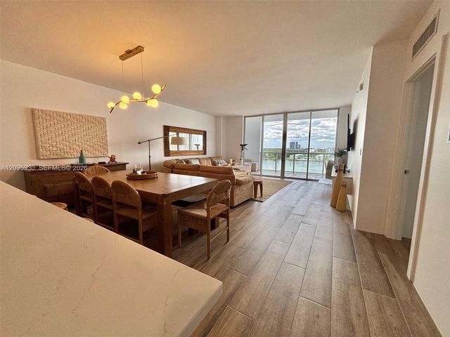 17050 N Bay Road 1005, Sunny Isles Beach, FL 33160
