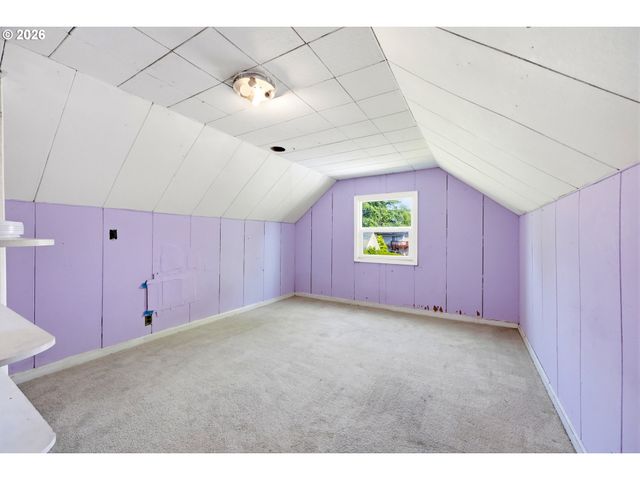 7131 Ne ROSELAWN St, Portland, OR 97218
