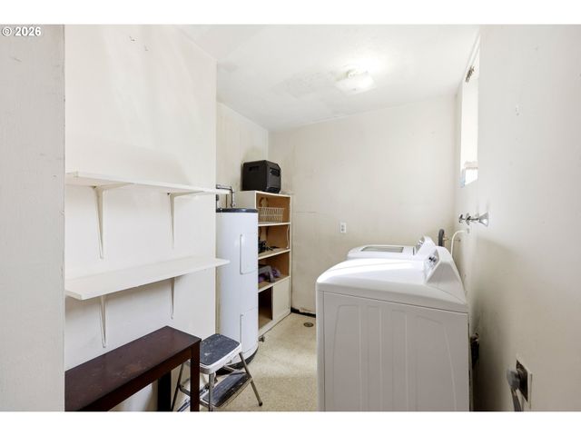 7131 Ne ROSELAWN St, Portland, OR 97218
