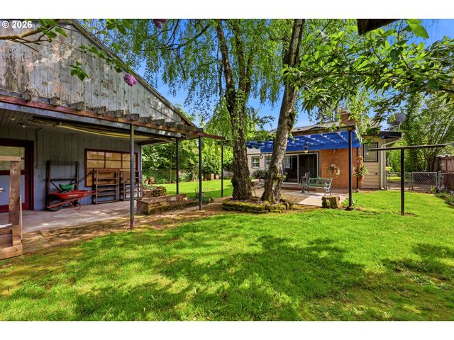 7131 Ne ROSELAWN St, Portland, OR 97218