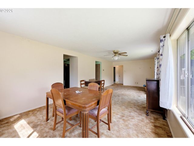 7131 Ne ROSELAWN St, Portland, OR 97218