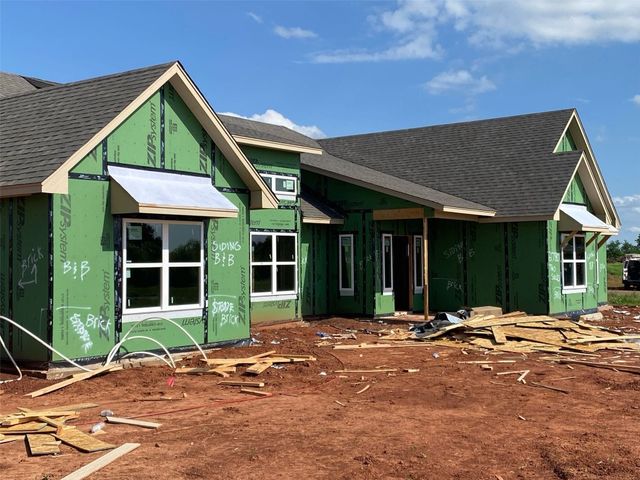 2980 Two Socks Run, Guthrie, OK 73044