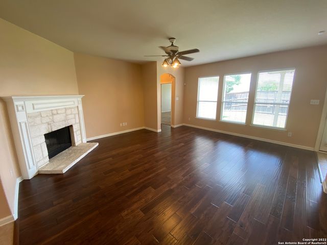 121 DEERWOOD OAKS, Boerne, TX 78006