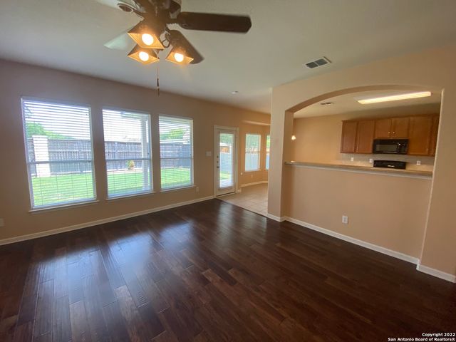 121 DEERWOOD OAKS, Boerne, TX 78006