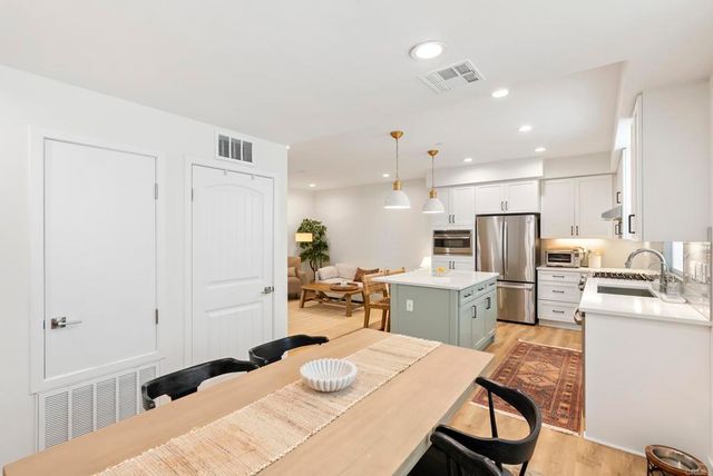 13480 Lopelia Meadows Place 111, San Diego, CA 92130