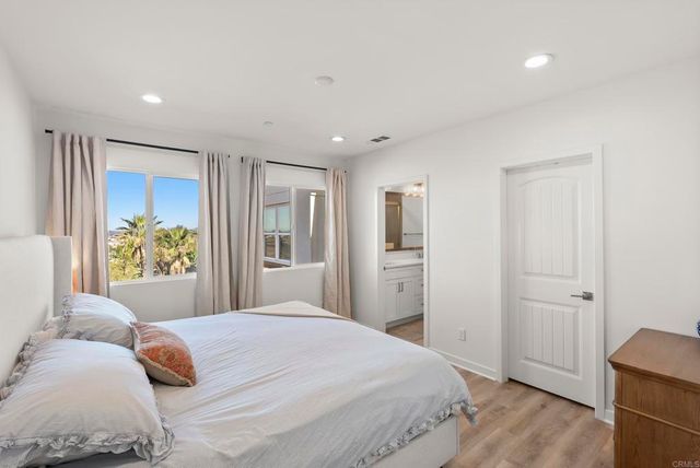 13480 Lopelia Meadows Place 111, San Diego, CA 92130