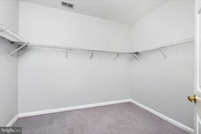 25 CHAMBER LN, Columbus, NJ 08022