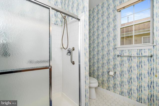 25 CHAMBER LN, Columbus, NJ 08022