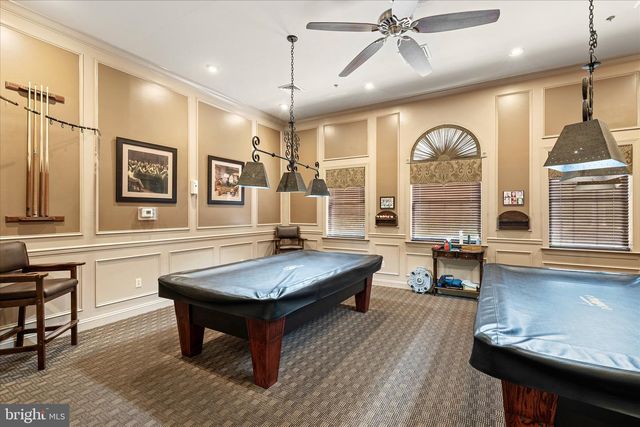 25 CHAMBER LN, Columbus, NJ 08022