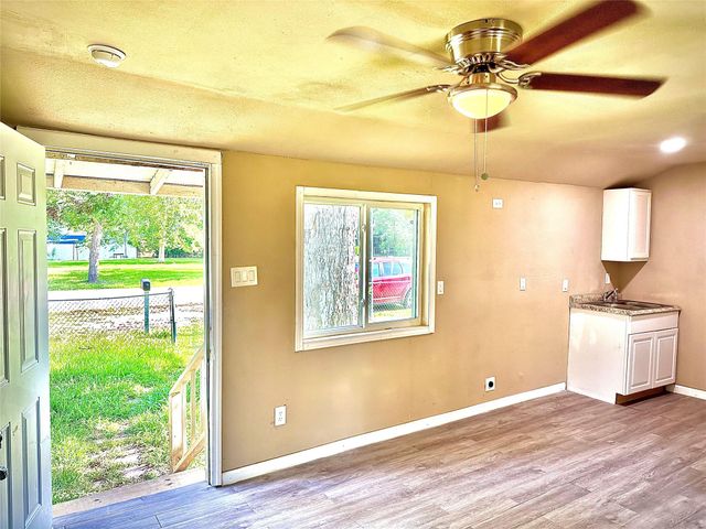 503 N 5th Street, Alvin, TX 77511