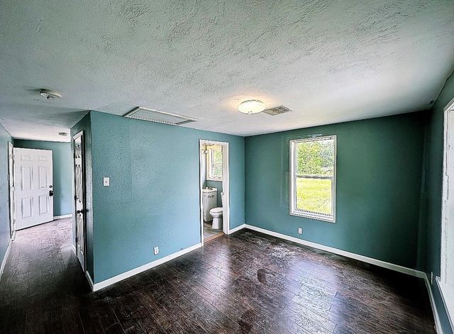 503 N 5th Street, Alvin, TX 77511