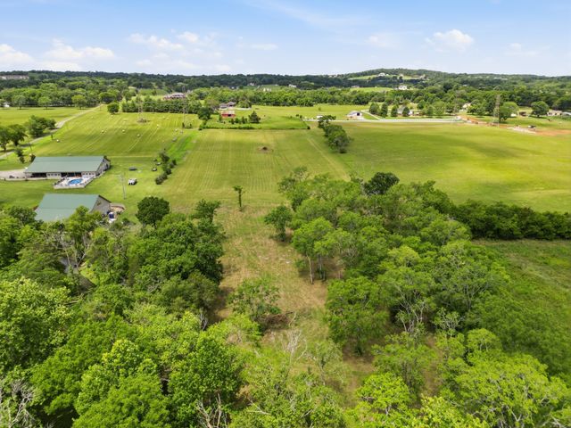 1 Horn Springs, Lebanon, TN 37087