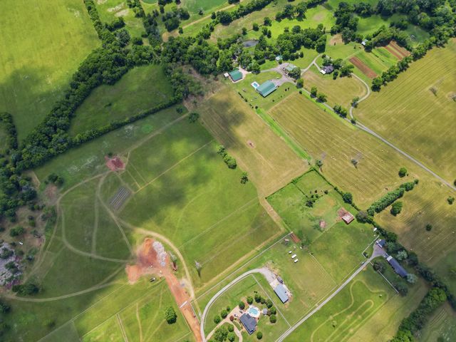 1 Horn Springs, Lebanon, TN 37087