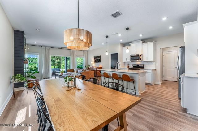 13360 HOLSINGER Boulevard, Jacksonville, FL 32256