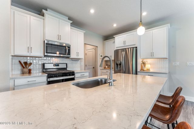 13360 HOLSINGER Boulevard, Jacksonville, FL 32256