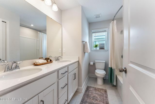 13360 HOLSINGER Boulevard, Jacksonville, FL 32256