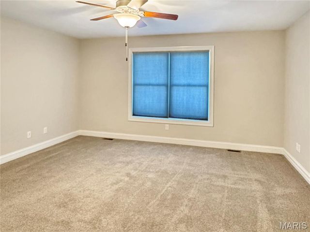 2281 Dukes Way, Washington, MO 63090