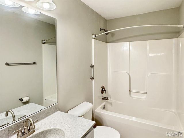 2281 Dukes Way, Washington, MO 63090