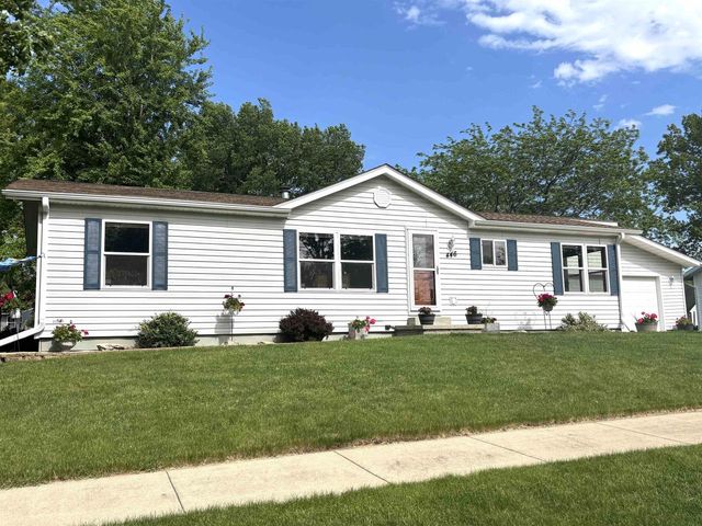 446 Arbor Drive, Juneau, WI 53039