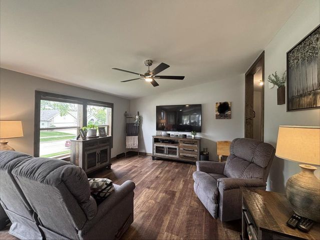 446 Arbor Drive, Juneau, WI 53039
