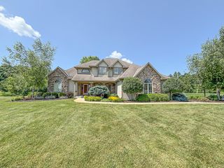 N63W27461 Scholl COURT, Sussex, WI 53089