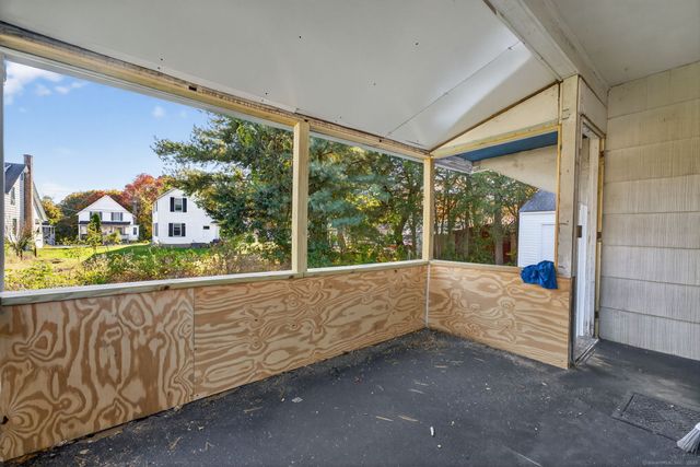 8 Quinebaug Road, Norwich, CT 06360